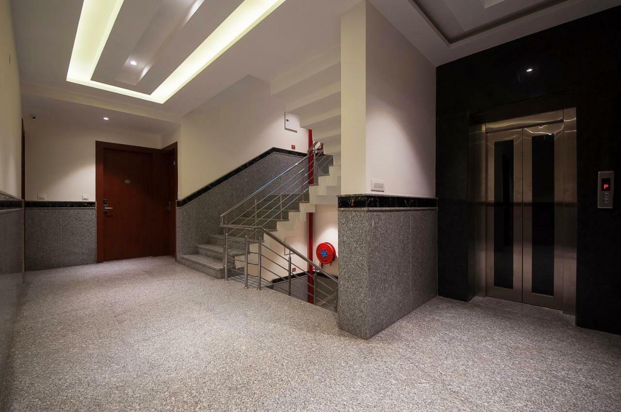 Hotel Z Suites- Delhi Igi Airport Нью-Дели Экстерьер фото