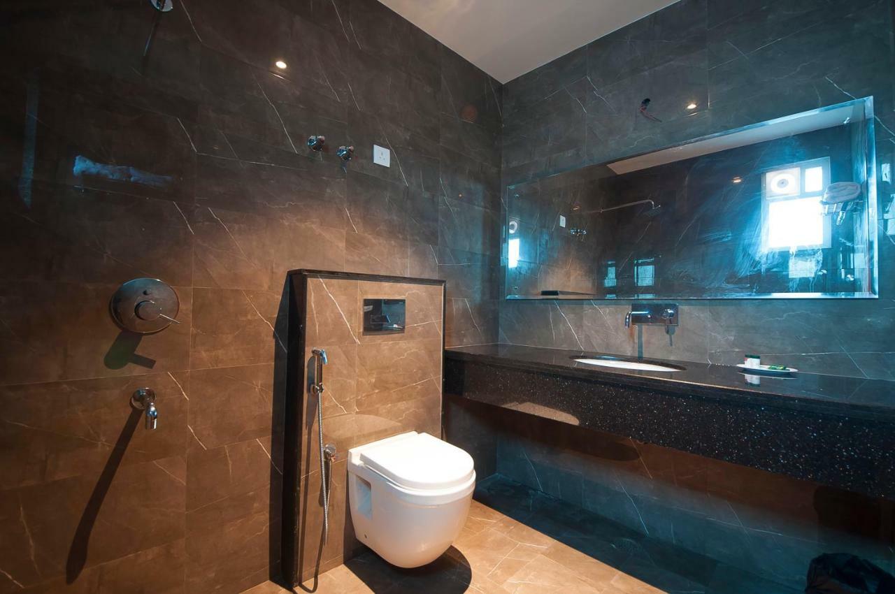 Hotel Z Suites- Delhi Igi Airport Нью-Дели Экстерьер фото